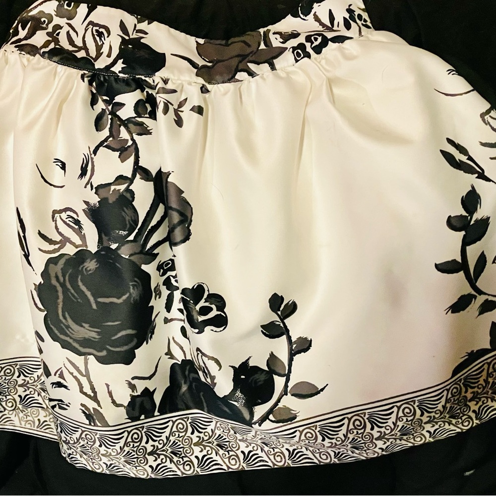 Size extra small satin skirt